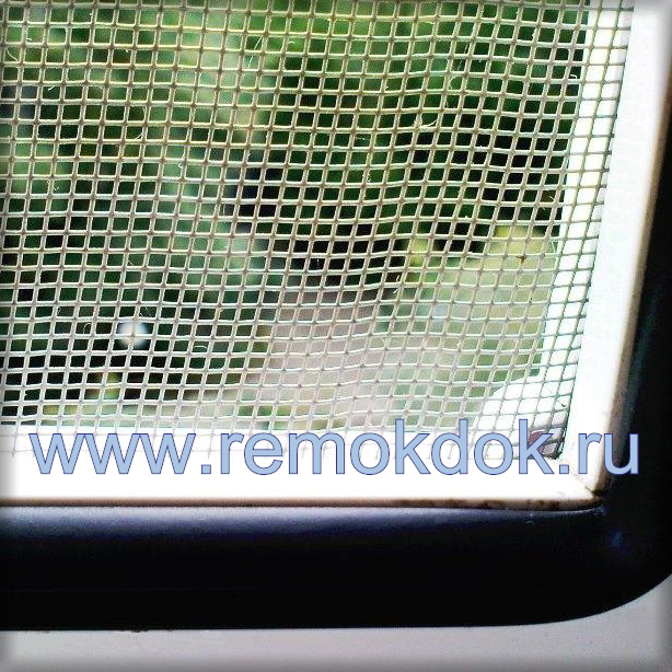 Процесс изготовления каркасной москитной сетки на пластиковые окна
